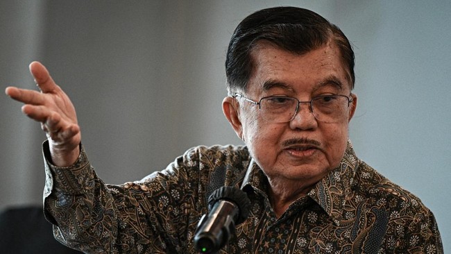 Polemik dengan Jubir JK Mengemuka, Ade Armando Pilih Hormati Proses Hukum